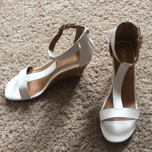 NIB - Kenneth Cole Reaction Ava T-Strap Wedge